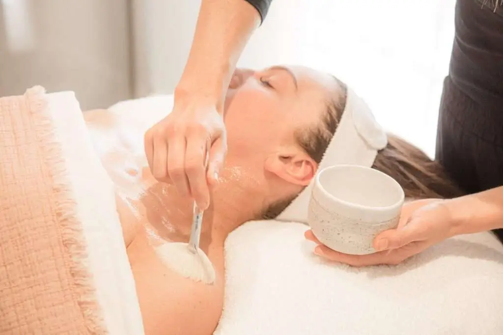 PRIN Lymphatic Facial Therapy